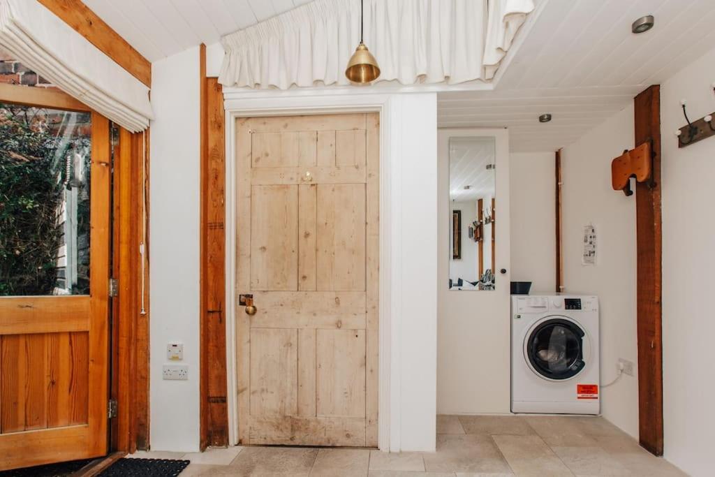 Vila Dolls House - Luxury Townhouse *Sleeps 10* Henley-on-Thames Exteriér fotografie