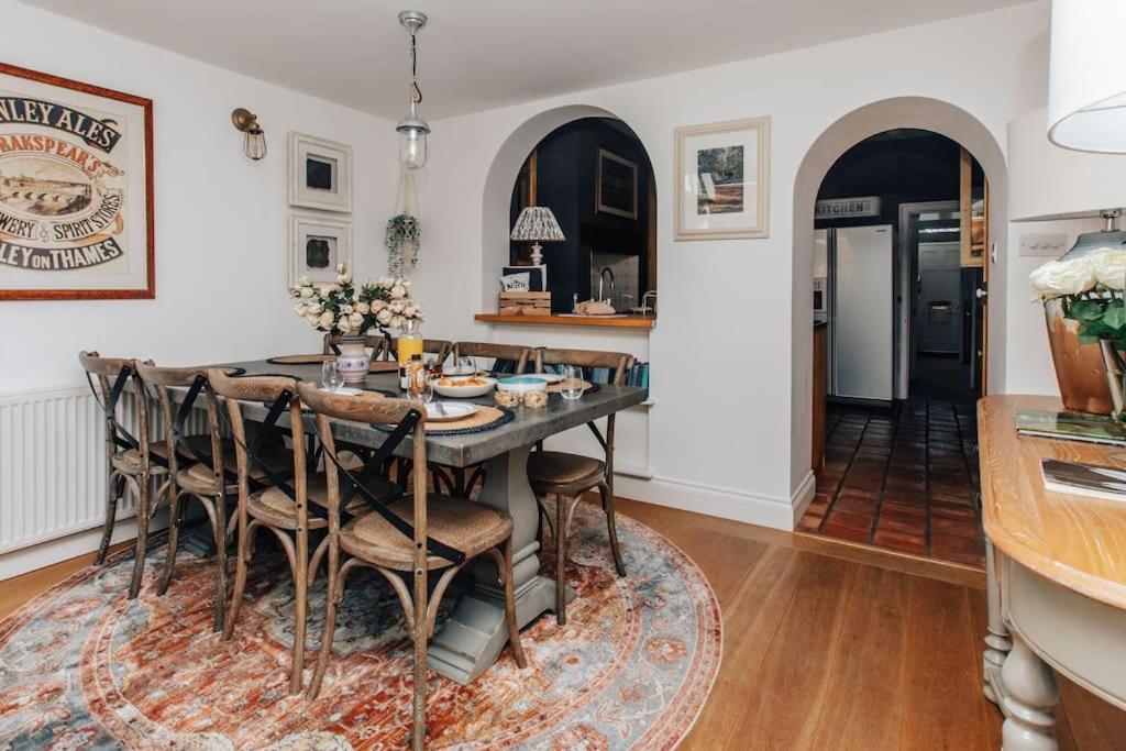 Vila Dolls House - Luxury Townhouse *Sleeps 10* Henley-on-Thames Exteriér fotografie
