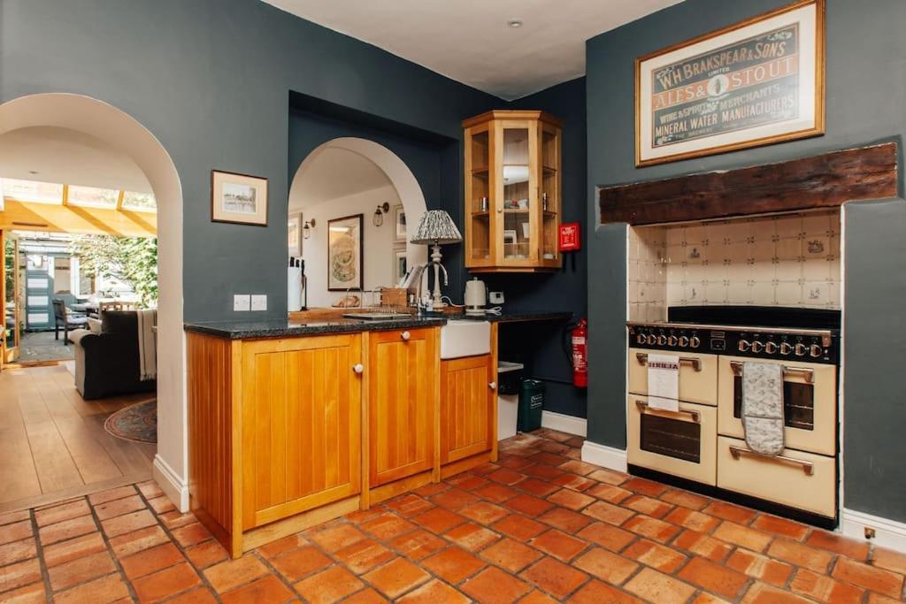 Vila Dolls House - Luxury Townhouse *Sleeps 10* Henley-on-Thames Exteriér fotografie